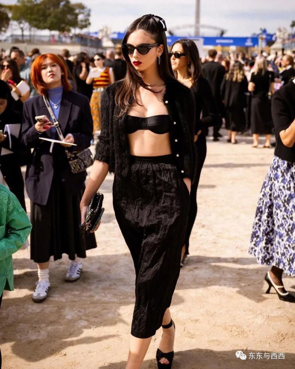 19岁球花女儿越变越美，新恋情曝光，男朋友好帅太养眼了