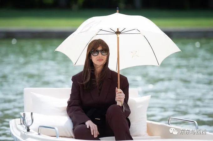 19岁球花女儿越变越美，新恋情曝光，男朋友好帅太养眼了