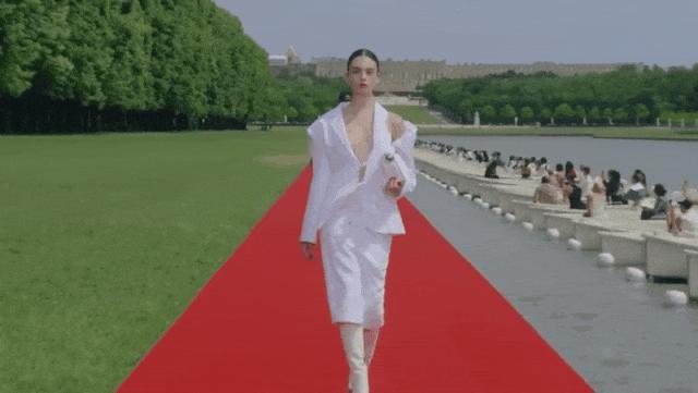 19岁球花女儿越变越美，新恋情曝光，男朋友好帅太养眼了