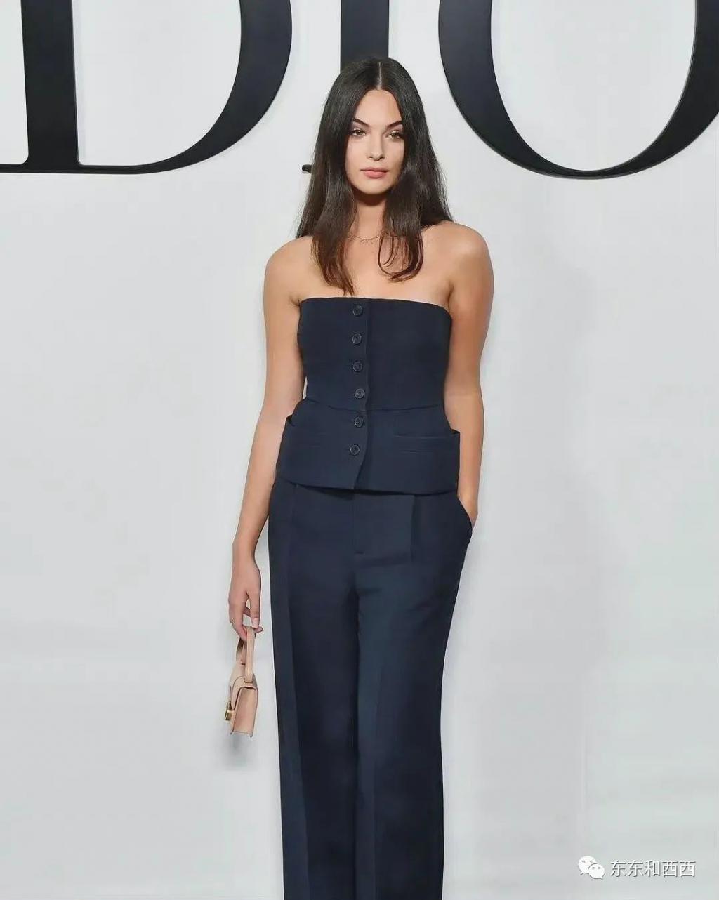 19岁球花女儿越变越美，新恋情曝光，男朋友好帅太养眼了