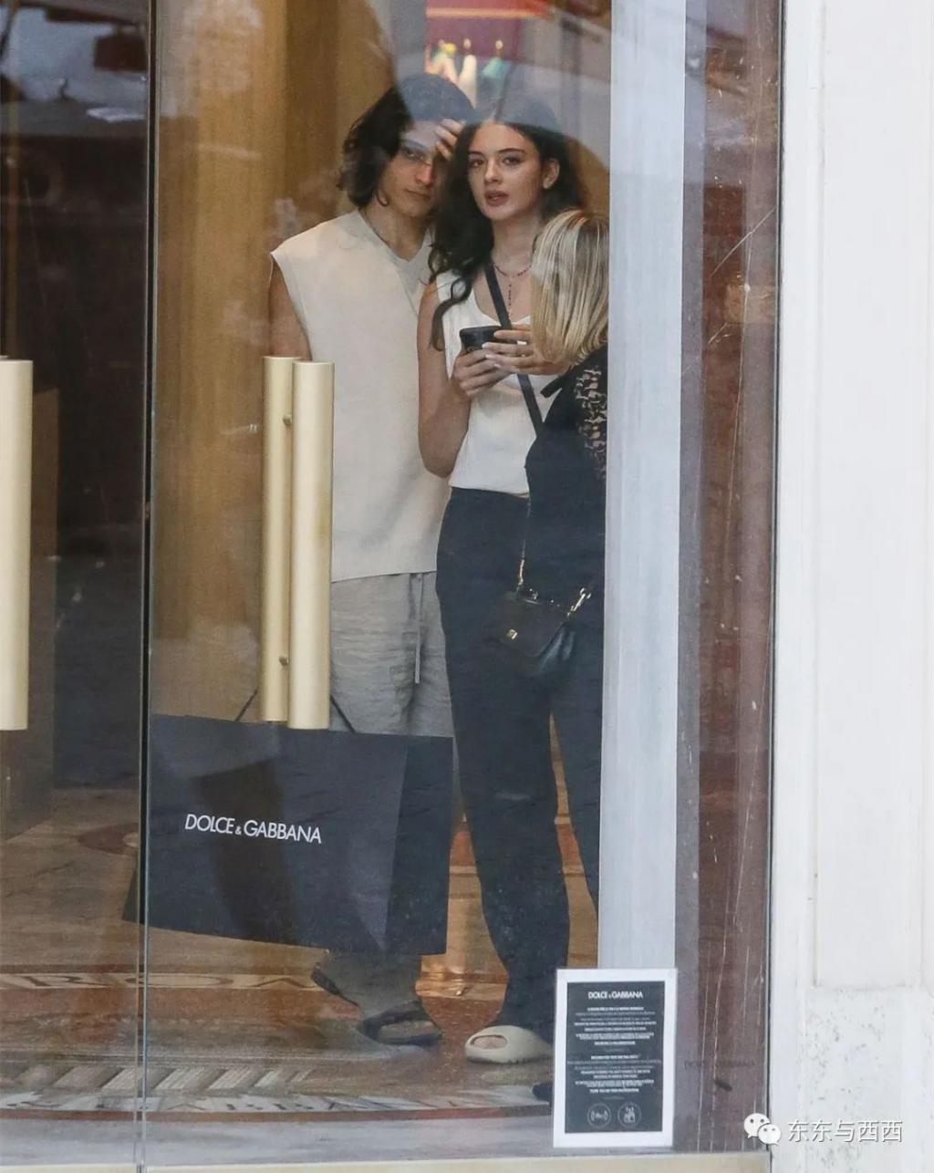 19岁球花女儿越变越美，新恋情曝光，男朋友好帅太养眼了