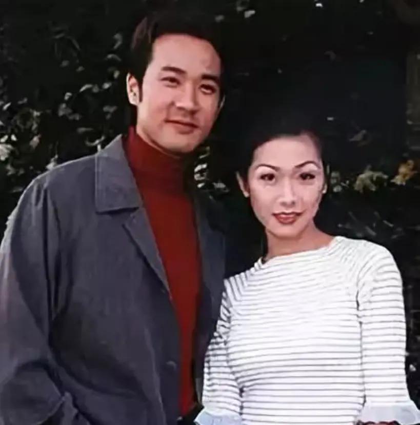 神隐多年重回TVB！负面缠身急流勇退，今回巢娶小娇妻？