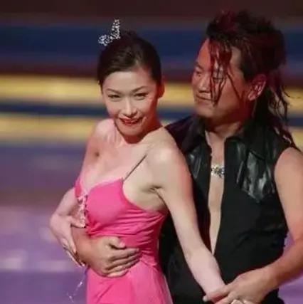 神隐多年重回TVB！负面缠身急流勇退，今回巢娶小娇妻？