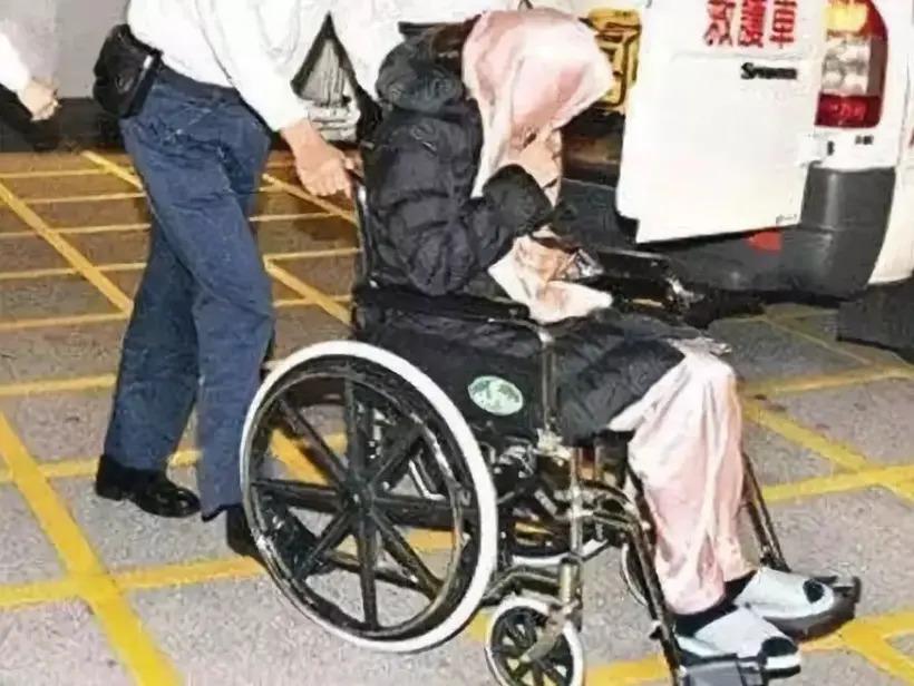 神隐多年重回TVB！负面缠身急流勇退，今回巢娶小娇妻？