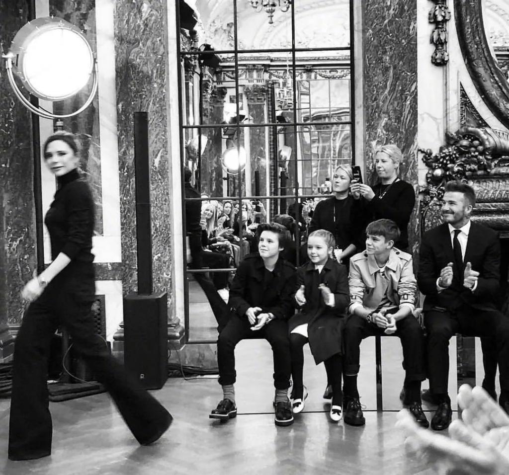 谁偷走了维多利亚的微笑