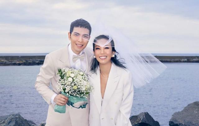 萧敬腾官宣与经纪人结婚，女方大14岁求婚时萧敬腾叫她妈妈