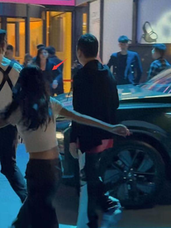 王思聪花40万买国产车,疑找熟人优惠3万被调侃