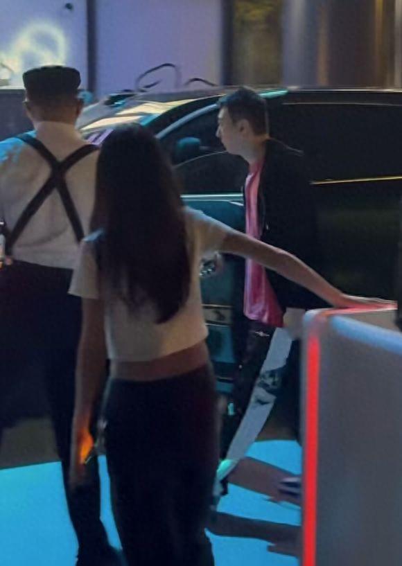 王思聪花40万买国产车,疑找熟人优惠3万被调侃