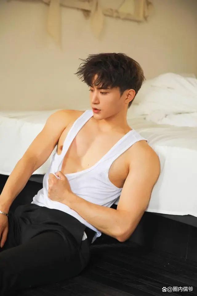 吴楚一直播称曾套现为陈牧驰治病，表示自己不会蹭流量卖货