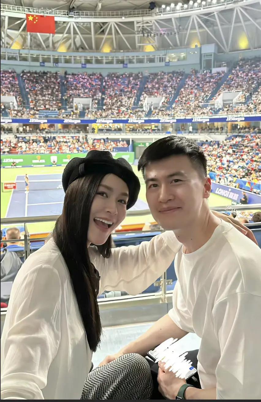 好久不见文咏珊了？原来她和老公这么甜？