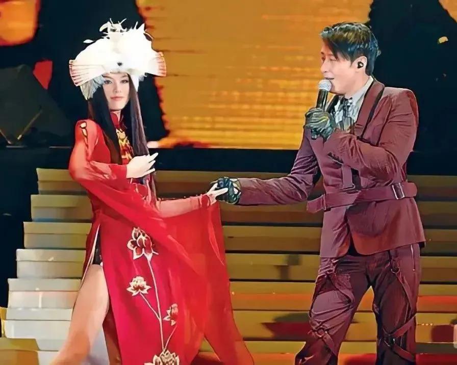 好久不见文咏珊了？原来她和老公这么甜？