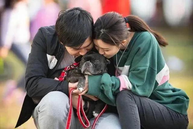 好久不见文咏珊了？原来她和老公这么甜？