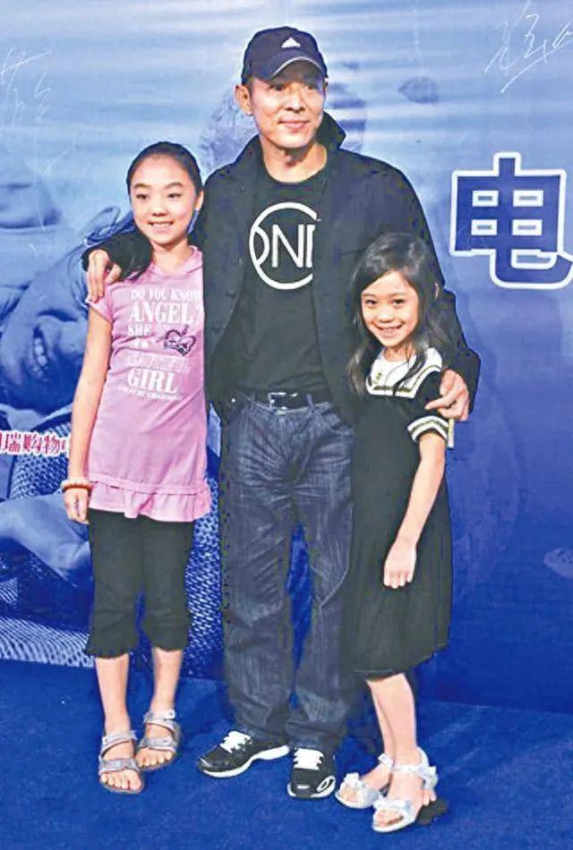 李连杰出书回忆04年海啸：女儿被冲走与利智失联，他也命悬一线