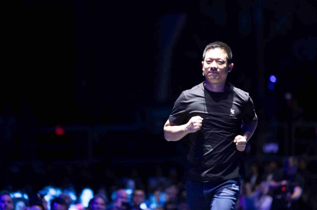 暴跌99.9%！300亿市值灰飞烟灭，贾跃亭扛不住了？称遭遇威胁