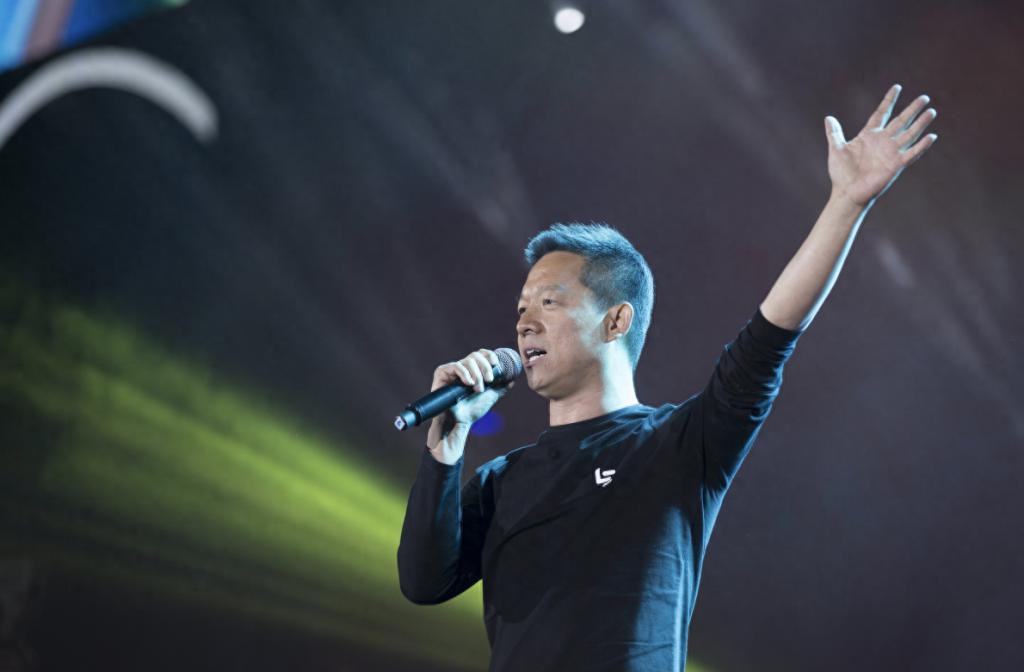 暴跌99.9%！300亿市值灰飞烟灭，贾跃亭扛不住了？称遭遇威胁