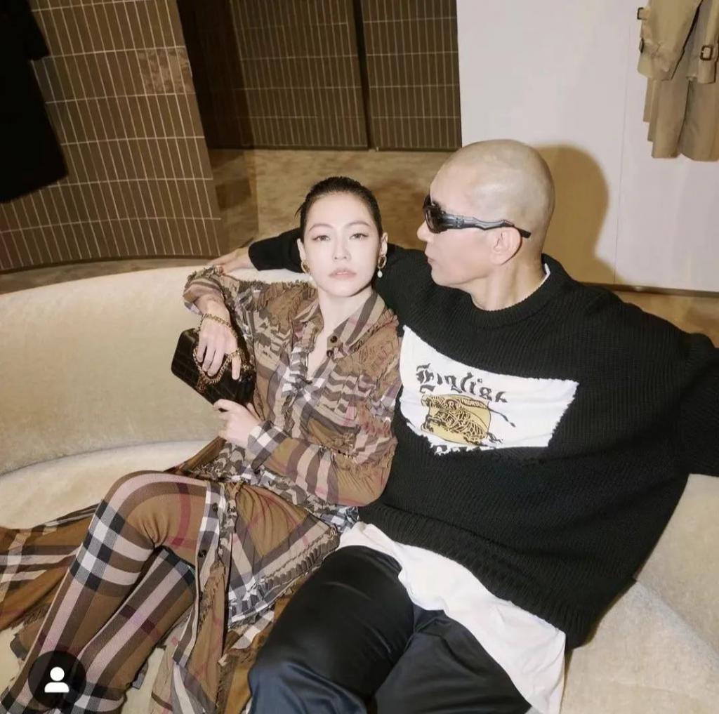具俊晔画展就这？比兴趣班强点不多，内容全是给大s的肉麻告白