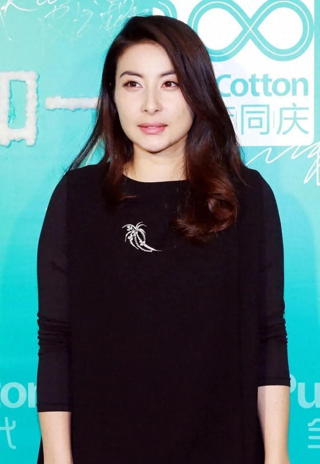 郭晶晶算不算大美人，看了她和徐子淇的近照对比就知道了