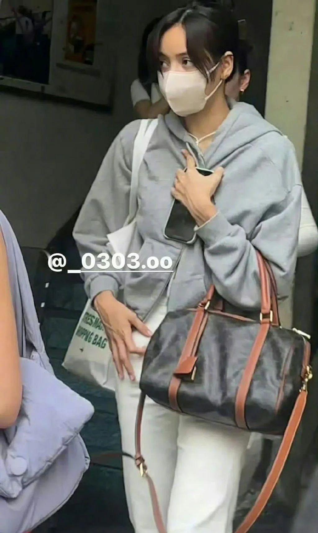 她现在的脸，怎么这么吓人了？
