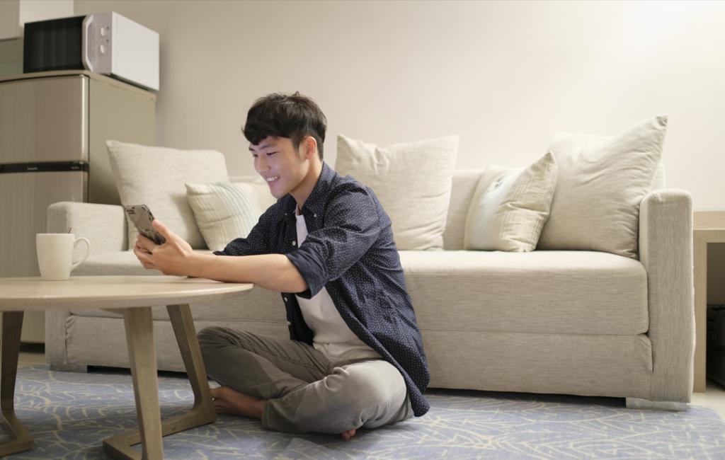 别硬把大模型往手机里塞