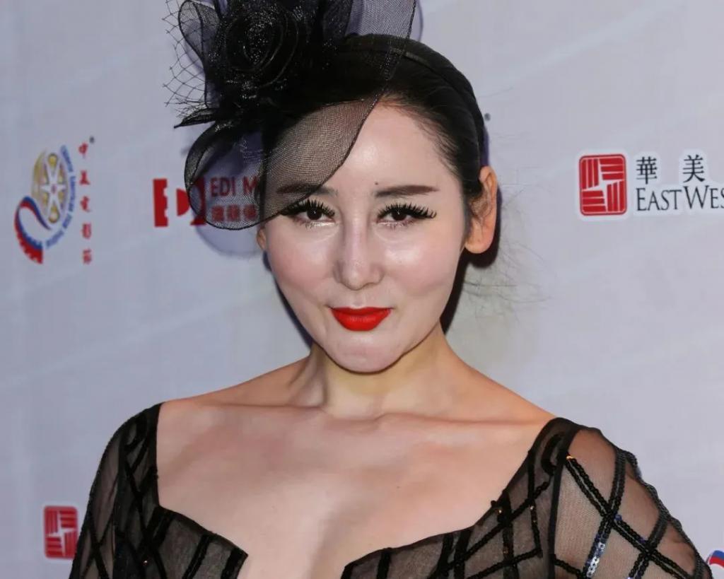 嫁150亿豪门被逼节俭，因复出和婆家吵翻，相夫教子灵气全无？