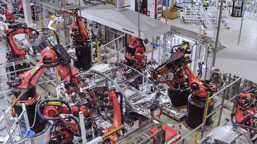 新 Model 3 今日开售，Cybertruck 下月交付，可特斯拉居然卖不动了？