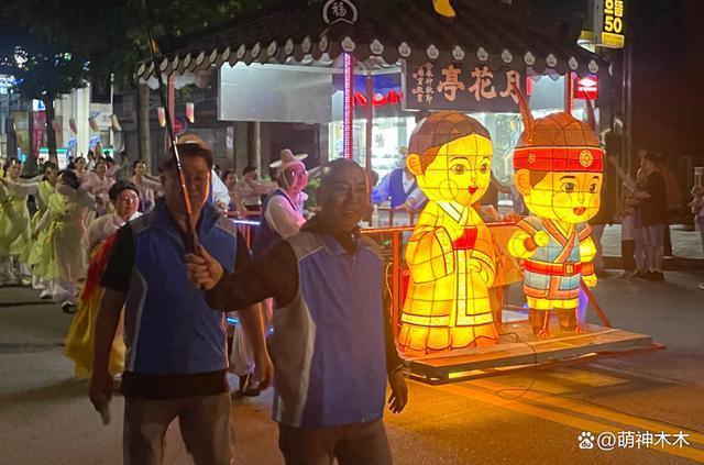 不伦不类！韩国女团偷文化闹出大笑话，回归海报直接用中式供桌