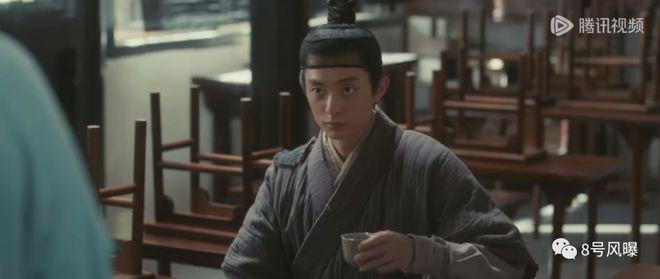 悬疑感拉满了，但他们一出来就出戏？