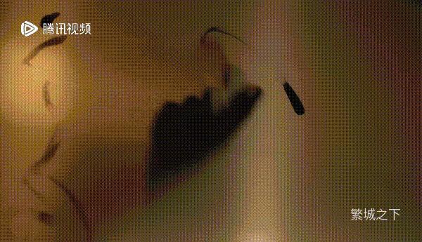 悬疑感拉满了，但他们一出来就出戏？