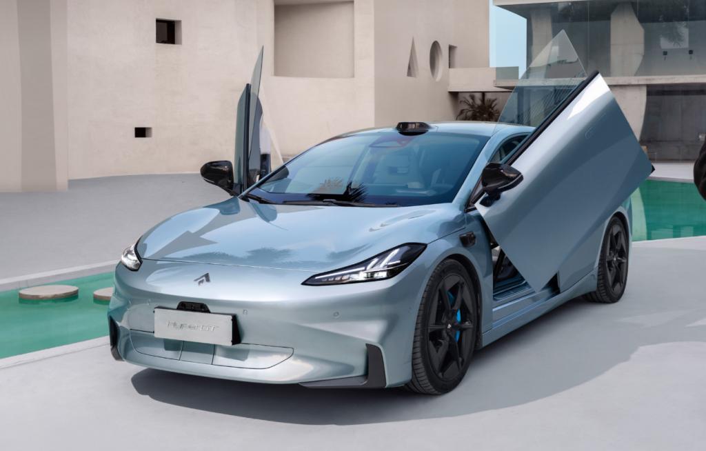 车企都在卷的“剪刀门”，是真炫酷还是真添堵？