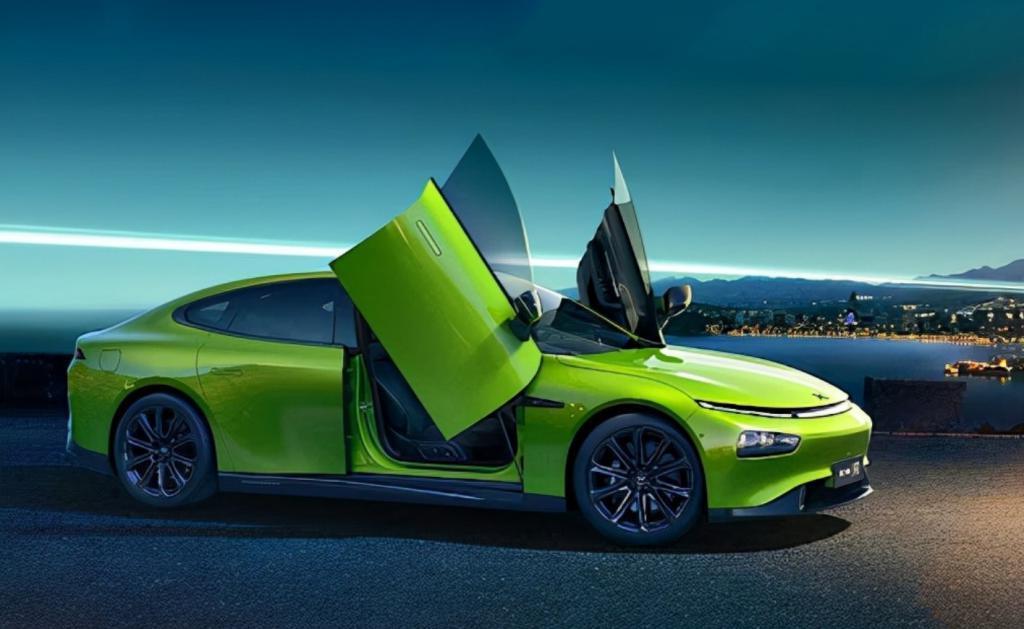 车企都在卷的“剪刀门”，是真炫酷还是真添堵？