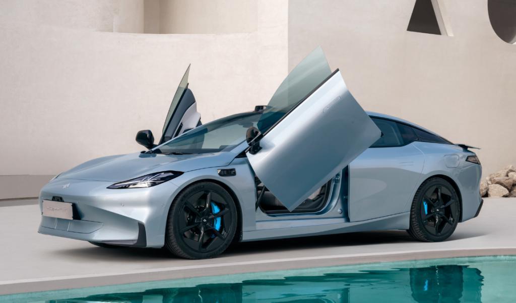 车企都在卷的“剪刀门”，是真炫酷还是真添堵？