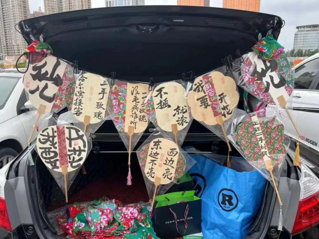 演唱会「摆摊特种兵」：跨城流窜，一场赚3000