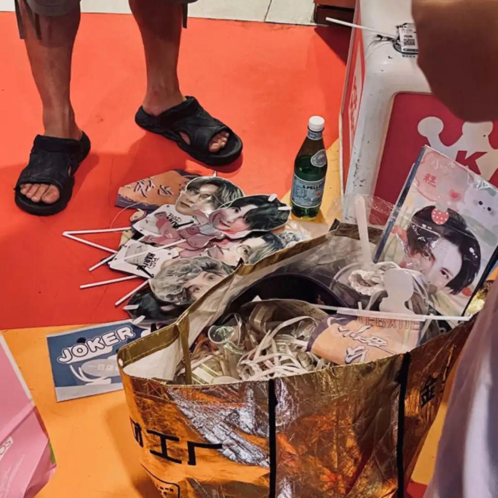 演唱会「摆摊特种兵」：跨城流窜，一场赚3000