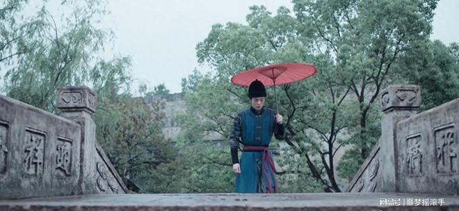 悬疑剧又出王炸！才播两集好评一片，老戏骨演技令人拍案叫绝