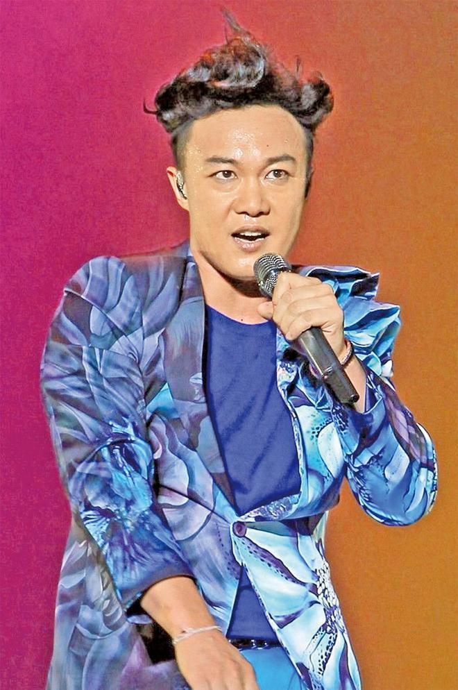 49岁陈奕迅拒绝说国语后续!暂停澳门三场演唱会,称病不出忙道歉
