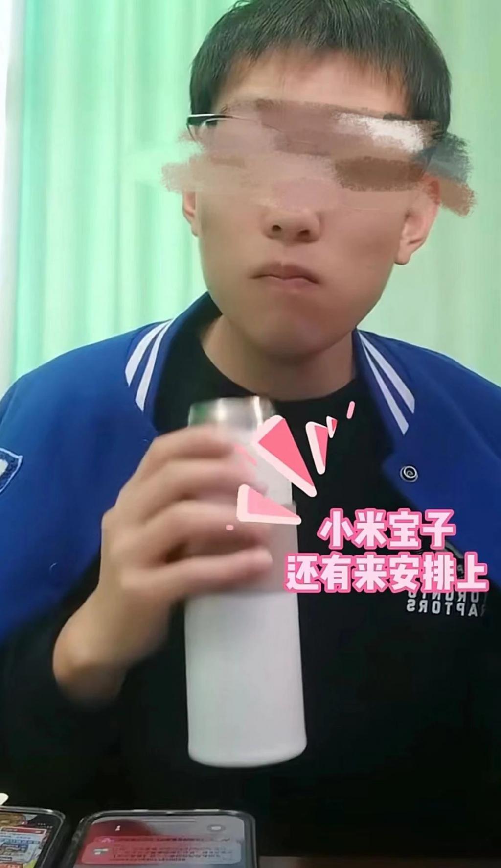 “没错 对的”……会接话月薪8K起？直播捧哏火了