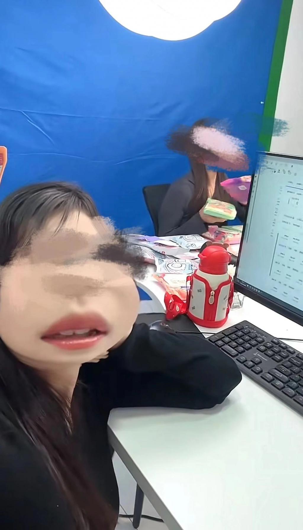 “没错 对的”……会接话月薪8K起？直播捧哏火了