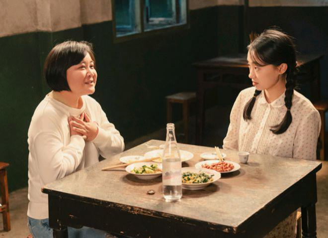 贾玲骗了大家，《你好，李焕英》的决胜牌，根本不是母女情