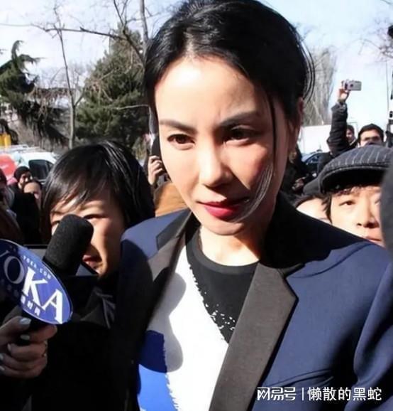 真假？曝王菲生子谢霆锋求婚, 久违露面变化大