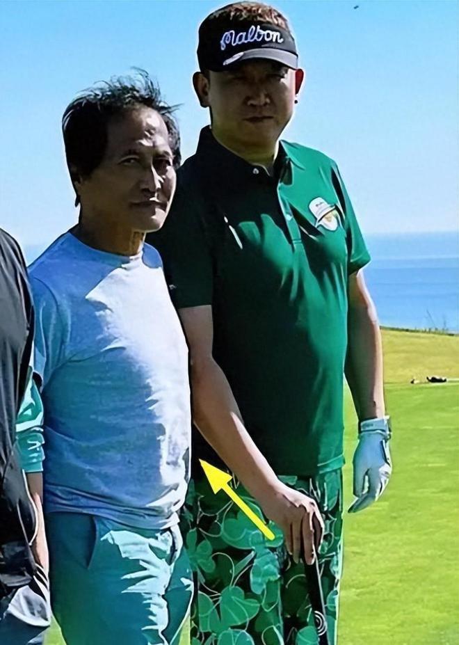 王祖贤在厦门再被偶遇住900元酒店 疑将在国内定居