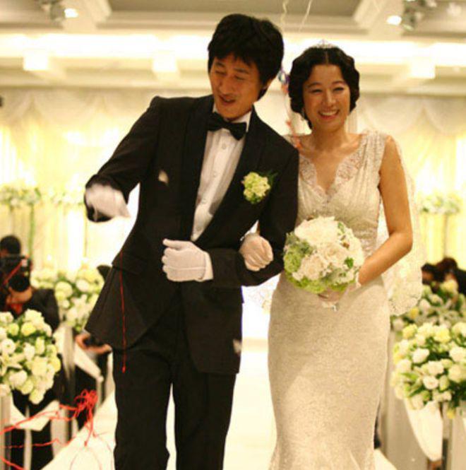 李善均吸毒风波持续发酵，多个代言下架，妻子亏本卖楼救夫