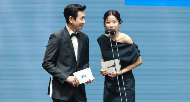 李善均吸毒风波持续发酵，多个代言下架，妻子亏本卖楼救夫