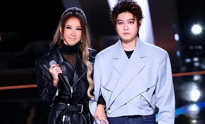 王泽鹏现身纪念园悼念李玟：老师，我来看您了