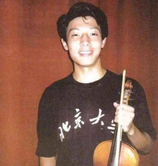 好久不见撒贝宁啦，一家四口好幸福呀
