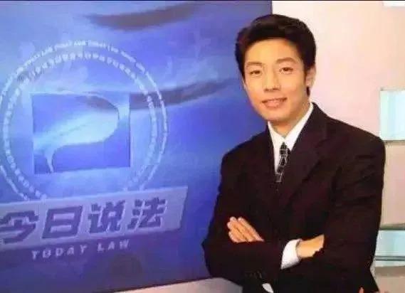 好久不见撒贝宁啦，一家四口好幸福呀