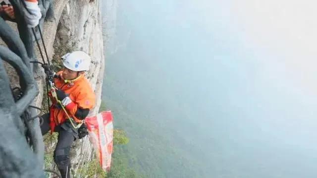好久不见撒贝宁啦，一家四口好幸福呀