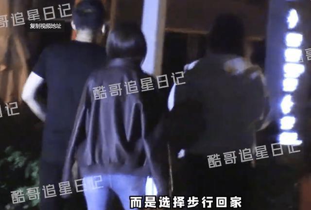 汪小菲与两位美女聚餐被拍 给女生披上外套十分贴心