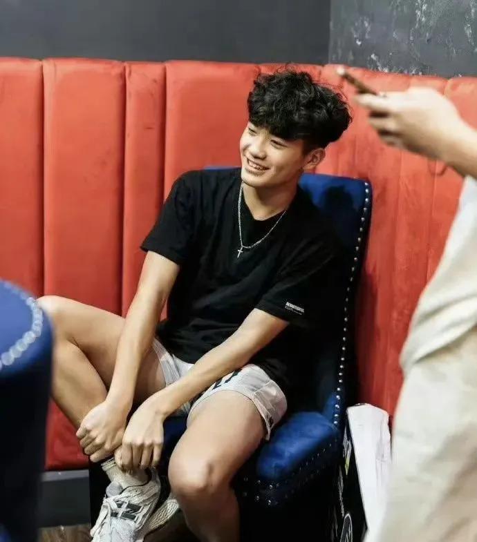 还记得曹格和吴速玲的儿子Joe吗？男高版李钟硕？