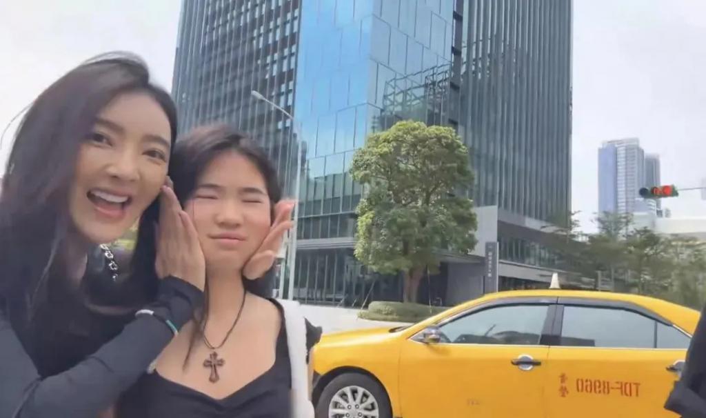 还记得曹格和吴速玲的儿子Joe吗？男高版李钟硕？