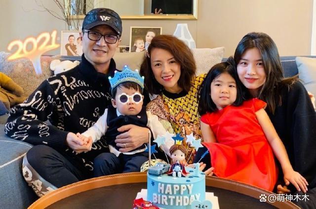 章子怡上线不回应，当初不顾反对嫁汪峰，家人大闹求婚现场